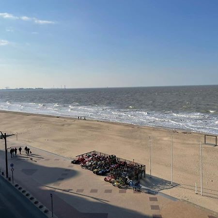 Huswell - Beautiful Spacious Studio With Frontal Sea View Knokke-Heist Zewnętrze zdjęcie