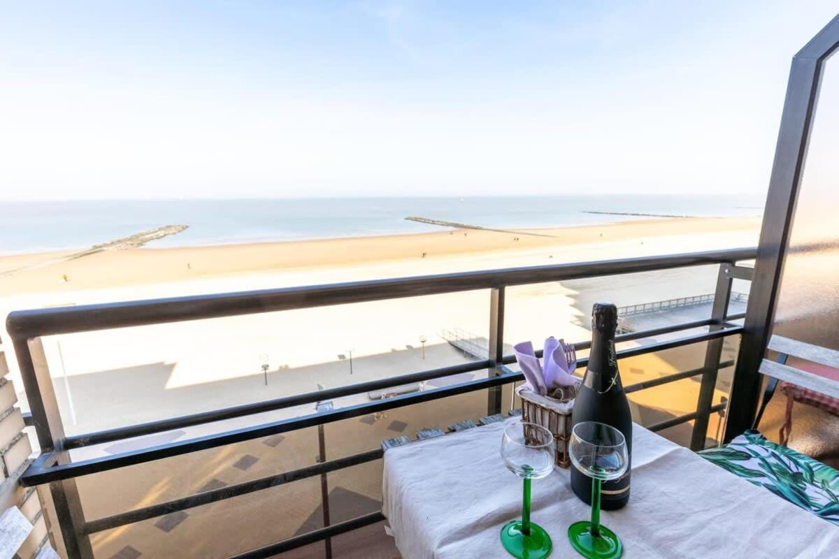 Huswell - Beautiful Spacious Studio With Frontal Sea View Knokke-Heist Zewnętrze zdjęcie