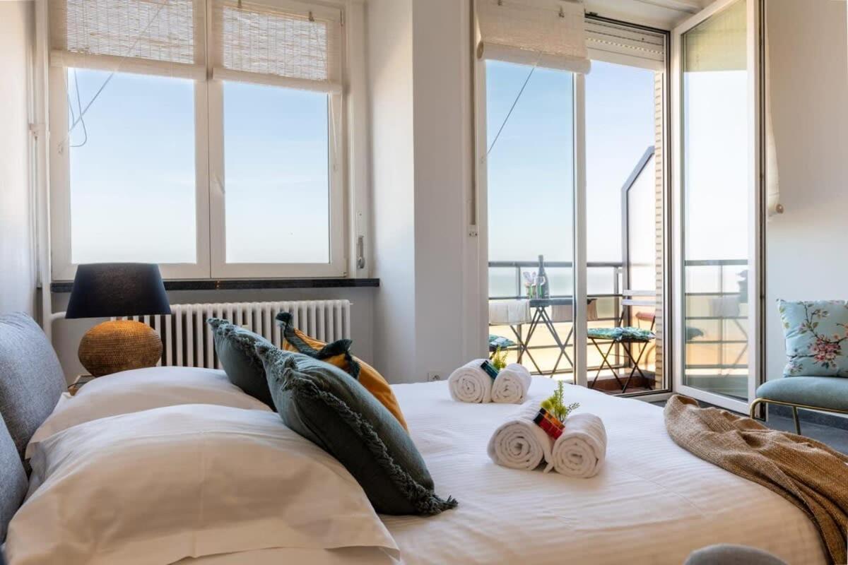Huswell - Beautiful Spacious Studio With Frontal Sea View Knokke-Heist Zewnętrze zdjęcie