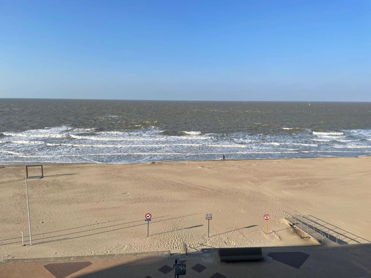 Huswell - Beautiful Spacious Studio With Frontal Sea View Knokke-Heist Zewnętrze zdjęcie