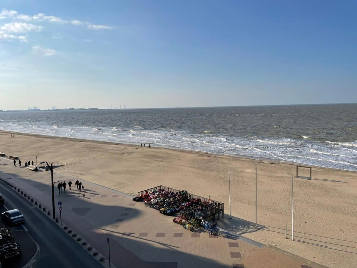Huswell - Beautiful Spacious Studio With Frontal Sea View Knokke-Heist Zewnętrze zdjęcie