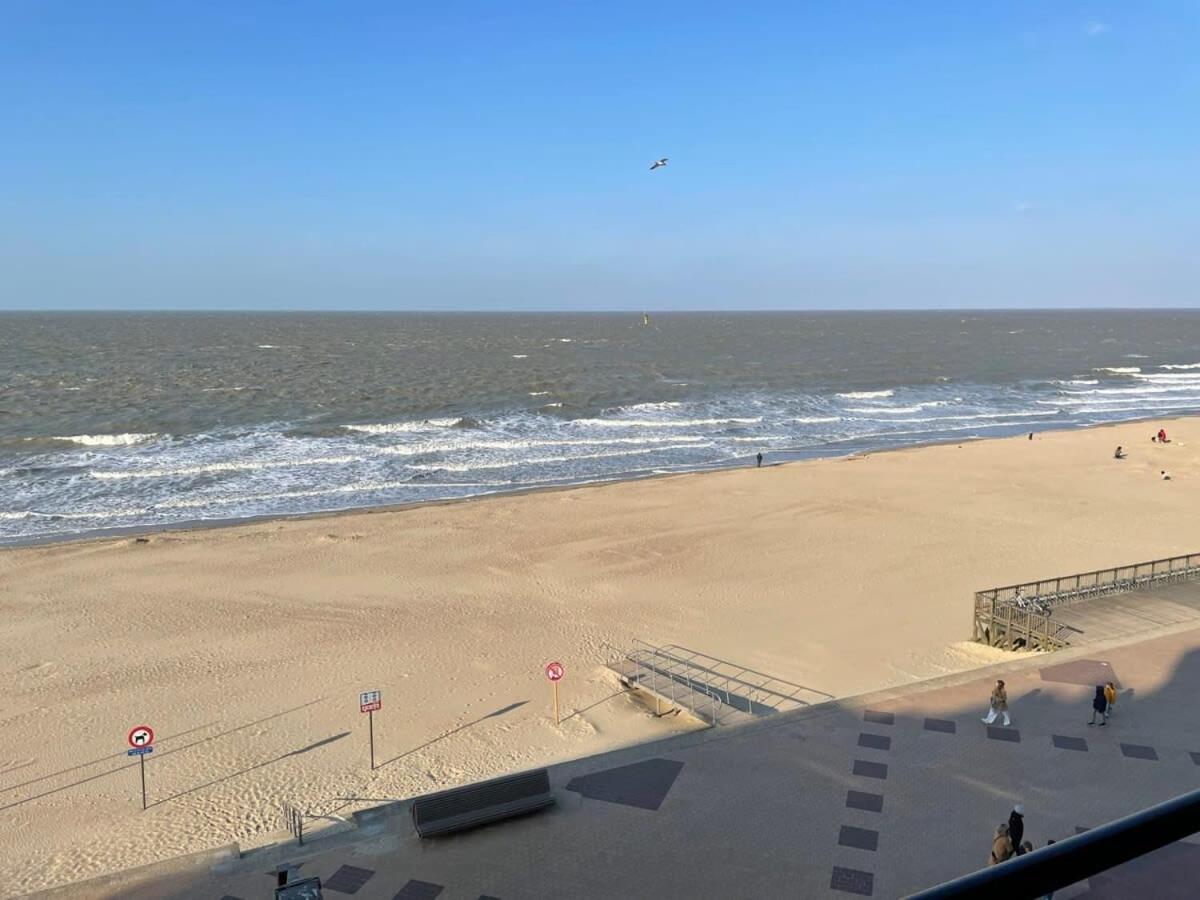 Huswell - Beautiful Spacious Studio With Frontal Sea View Knokke-Heist Zewnętrze zdjęcie