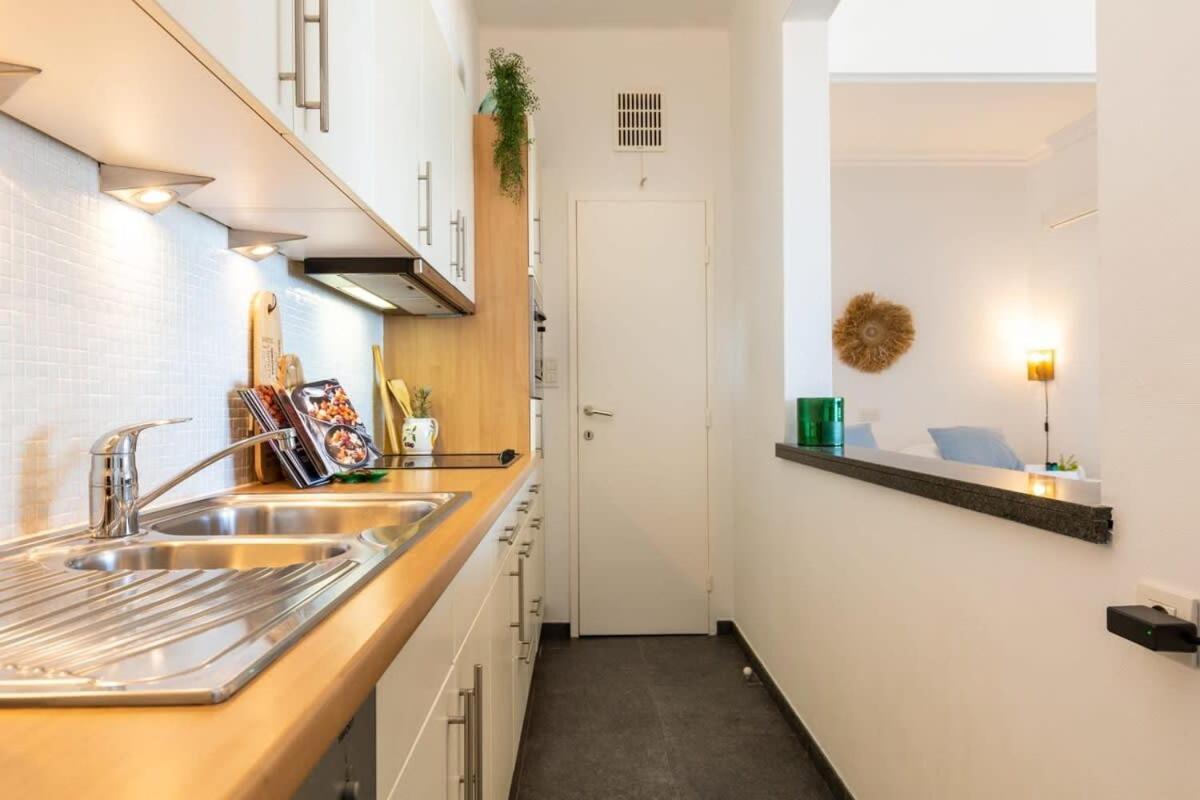 Huswell - Beautiful Spacious Studio With Frontal Sea View Knokke-Heist Zewnętrze zdjęcie