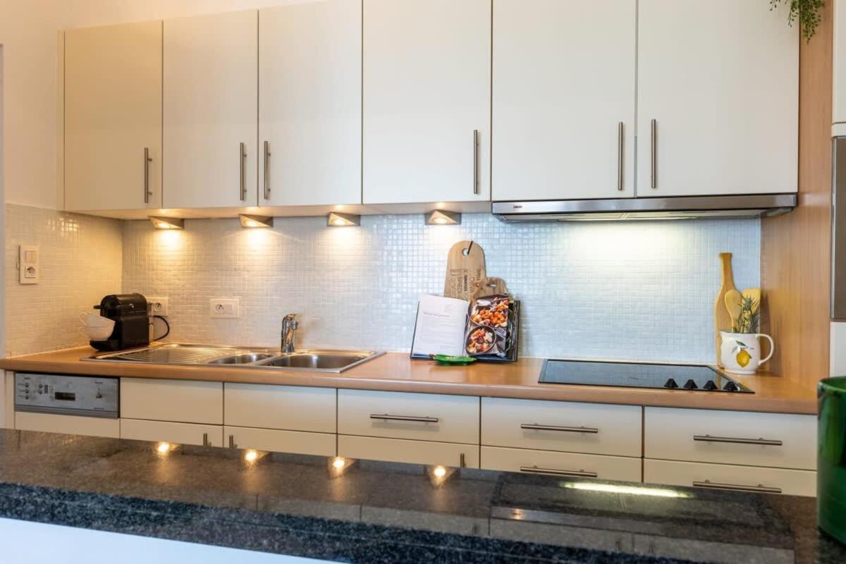Huswell - Beautiful Spacious Studio With Frontal Sea View Knokke-Heist Zewnętrze zdjęcie