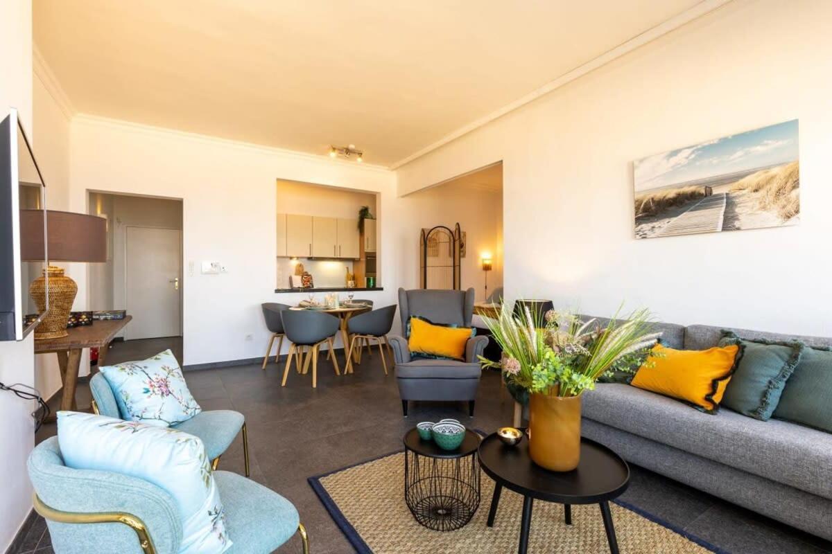 Huswell - Beautiful Spacious Studio With Frontal Sea View Knokke-Heist Zewnętrze zdjęcie