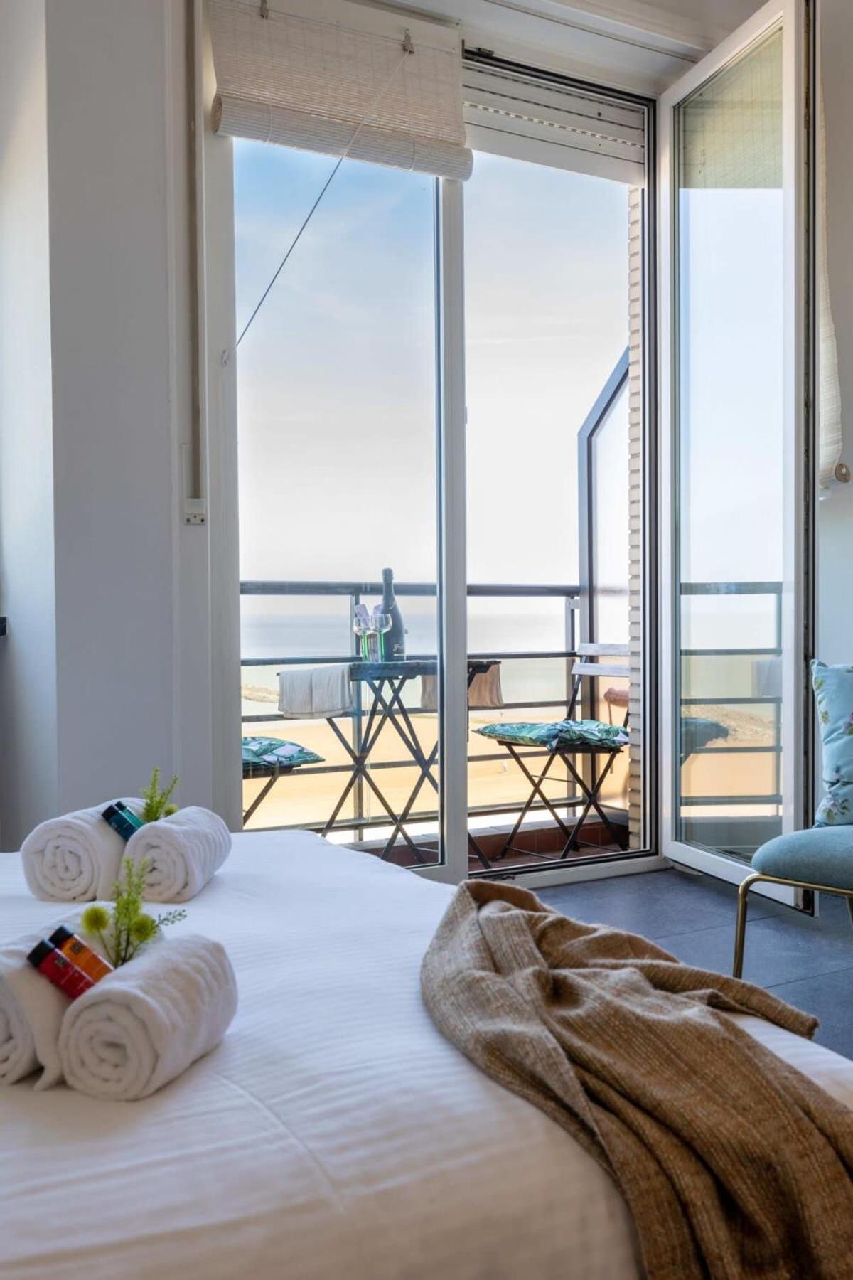 Huswell - Beautiful Spacious Studio With Frontal Sea View Knokke-Heist Zewnętrze zdjęcie
